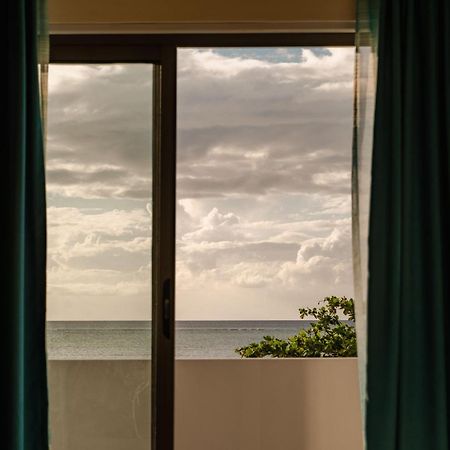 Stella Marris Beachfront Villa Pointe aux Sable Exterior foto