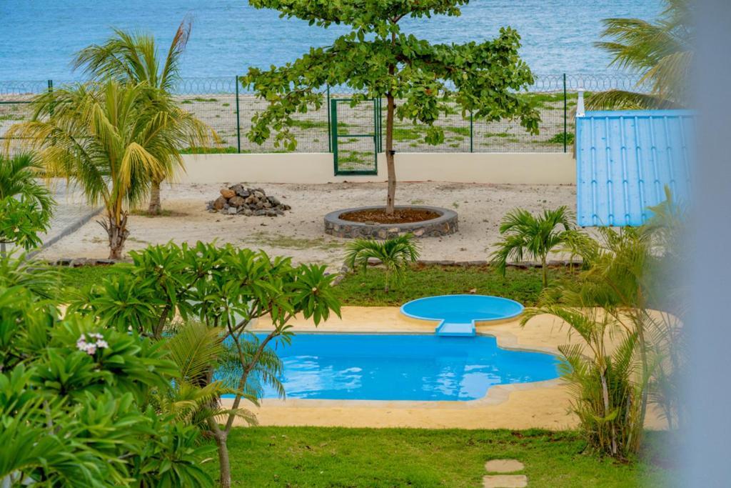 Stella Marris Beachfront Villa Pointe aux Sable Exterior foto