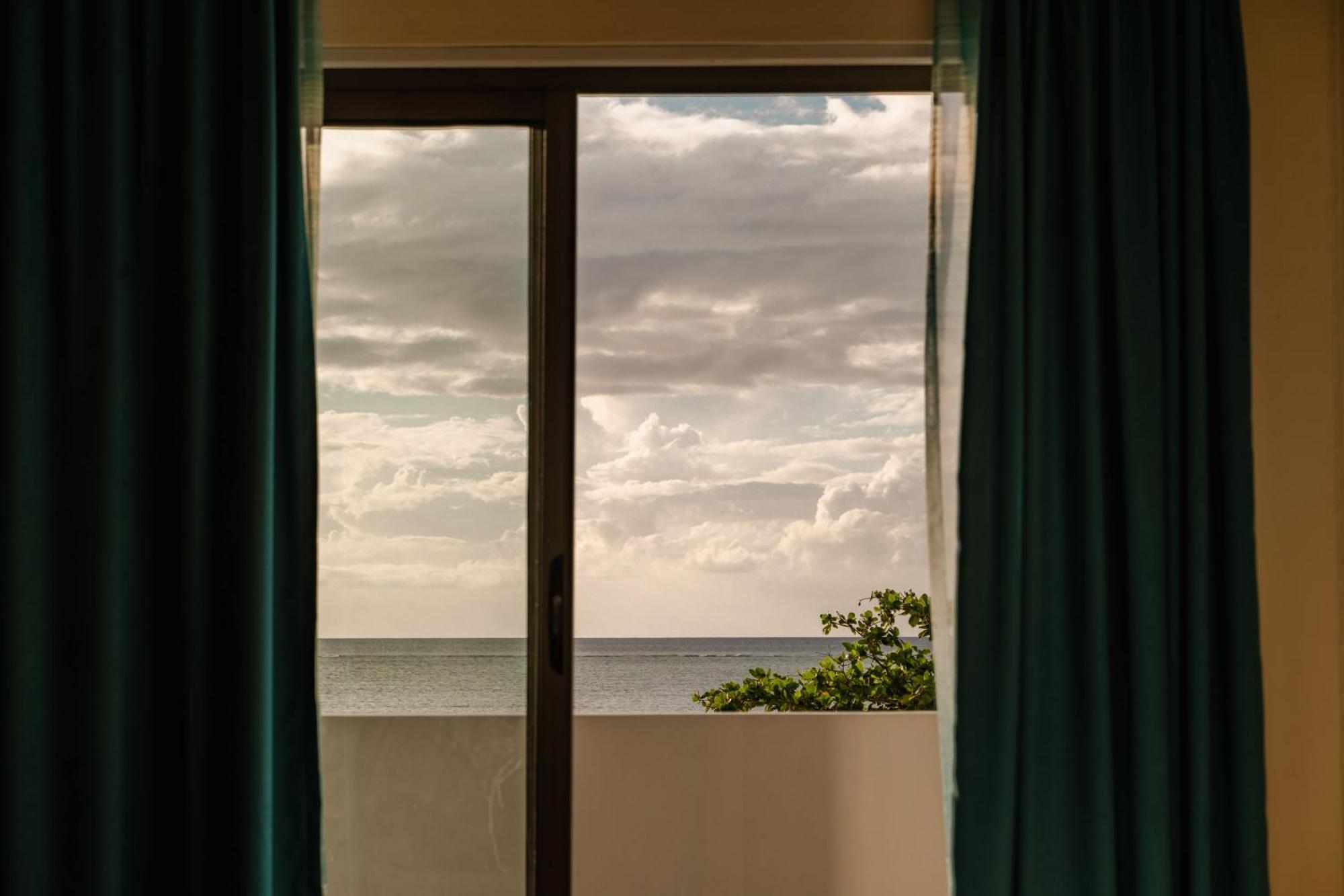 Stella Marris Beachfront Villa Pointe aux Sable Exterior foto